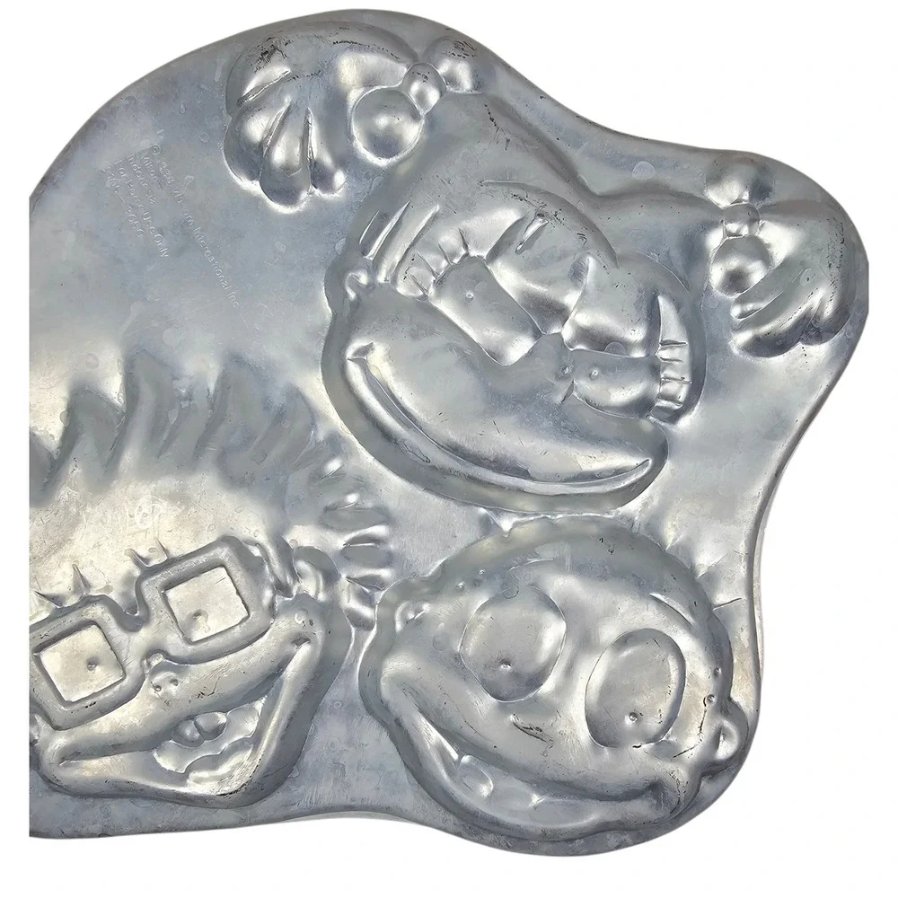 Superman & Rugrats Chuckie Tommy Angelica Cake Pan Vintage 1997 Alum. Baking Pan